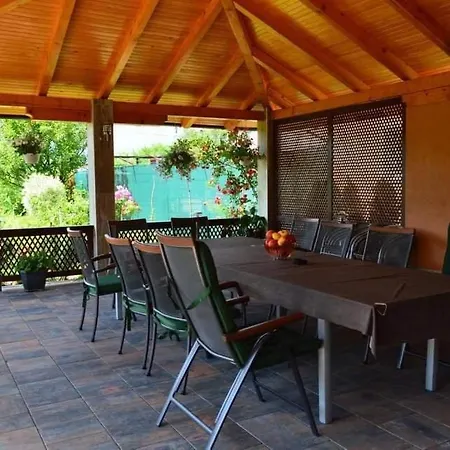 Una Valley Villa